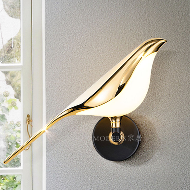 Настенный светодиодный светильник в виде золотой птицы с поворотным механизмом NOMI WALL  фото 1